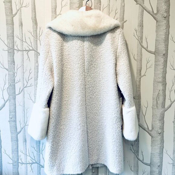 Nicola Bathie x Antonio Melani Vivienne Boucle Faux Fur Collar Pearl But… - Picture 5 of 5